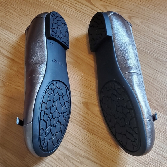 New Vionic Amorie Flats - Picture 5 of 7